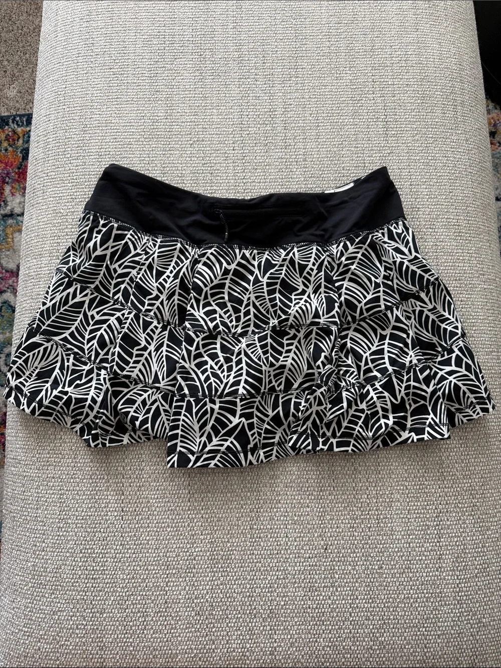 Lululemon Black & White Leaf-Print Ruffle Skirt